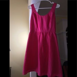 Beautiful silk boutique dress by Vineyard Vines.